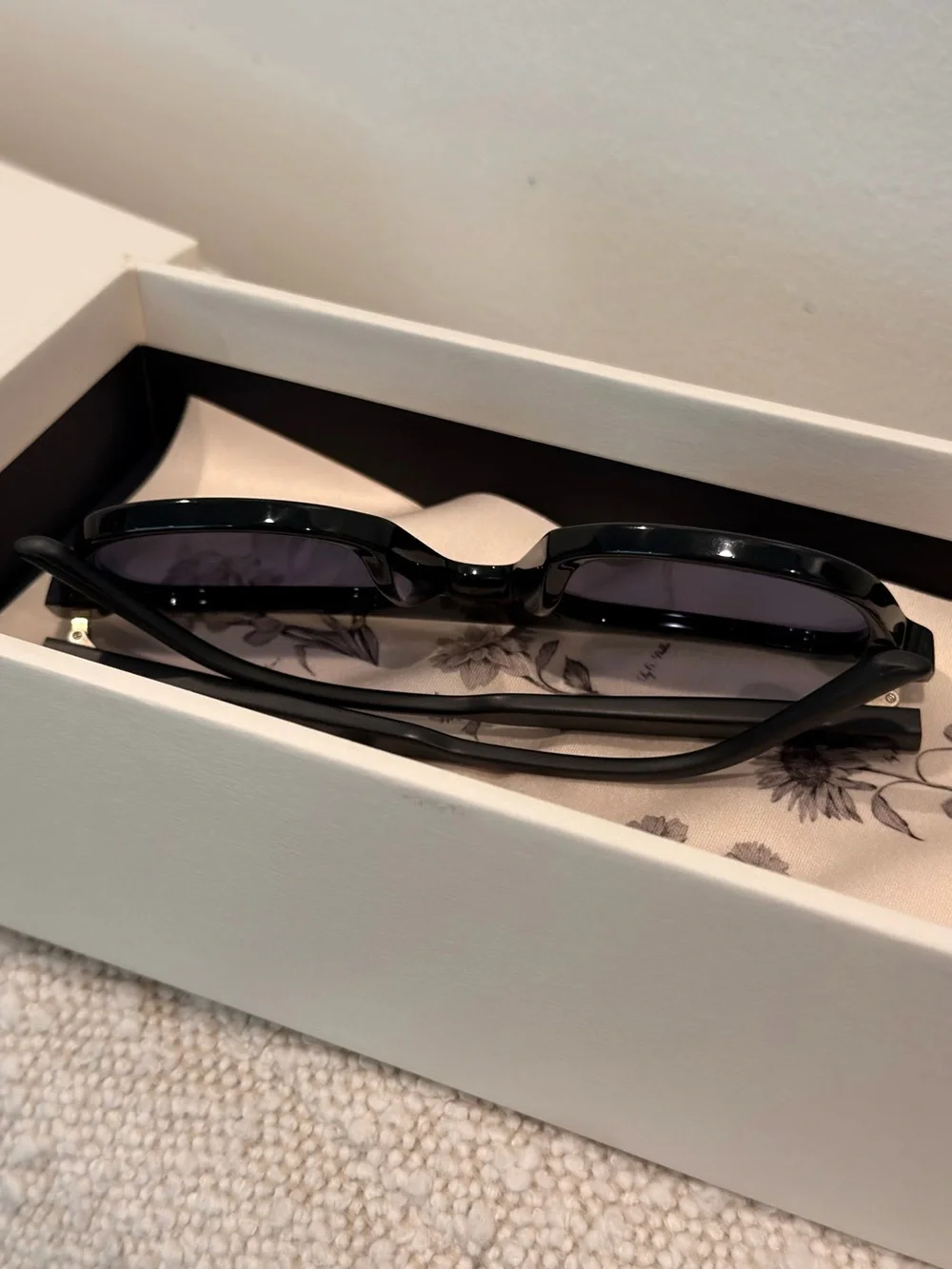 NWT. The Avantguard Zinnia Midnight Gloss/Matte Sunglasses